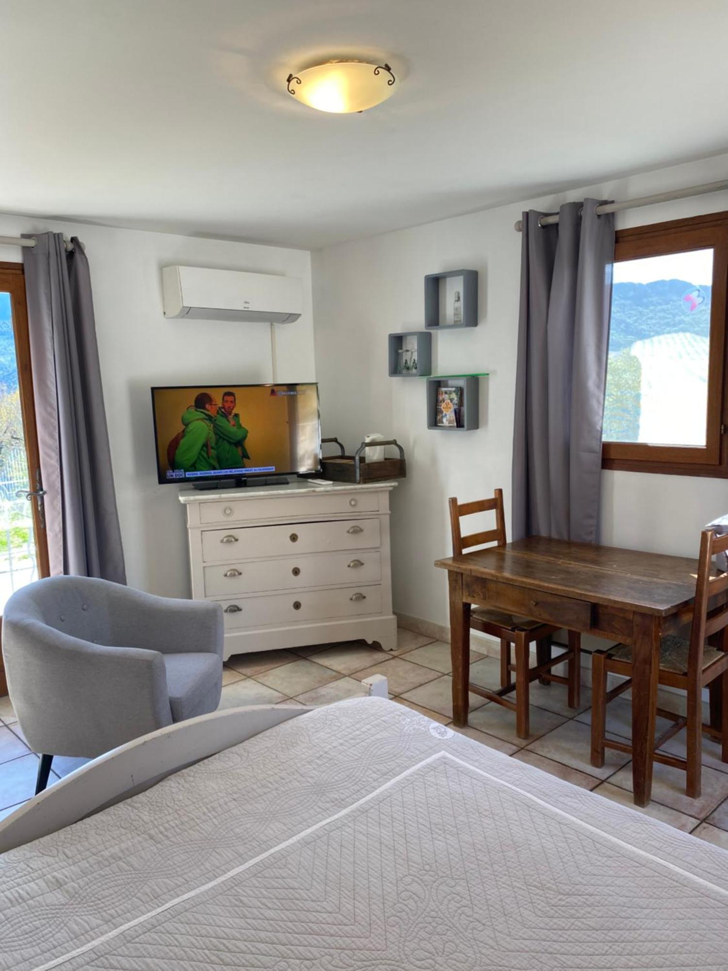 Chambre Une Fenetre Sur Le Ventoux La Clue Plaisians Ngoại thất bức ảnh